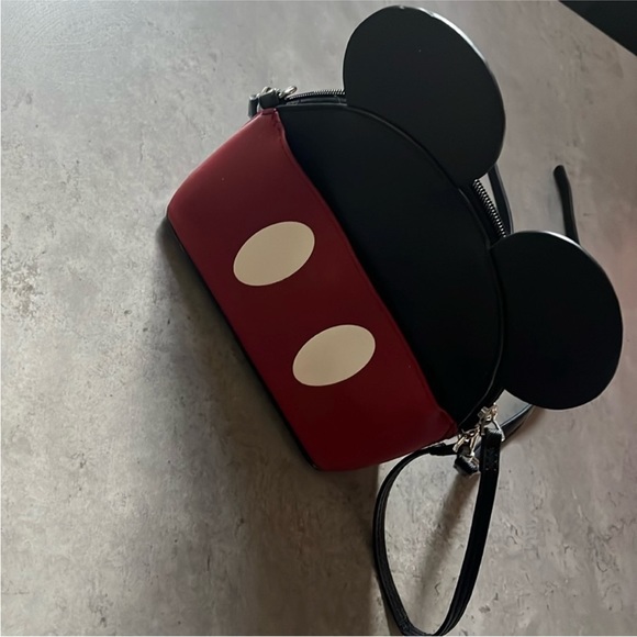 Disney Other - BIOWORLD DISNEY MICKEY MOUSE WRISTLET CROSSBODY